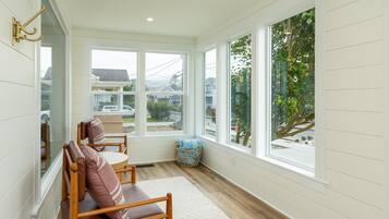 House, Multiple Beds (Ocean Mist) | Interior