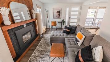 House, Multiple Beds (Cozy Cove Cottage) | Living room