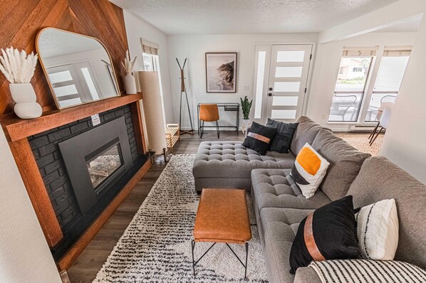 House, Multiple Beds (Cozy Cove Cottage) | Living room - Cozy Cove Cottage (Seaside)