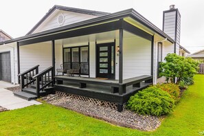 House, Multiple Beds (Cozy Cove Cottage) | Exterior - Cozy Cove Cottage (Seaside)