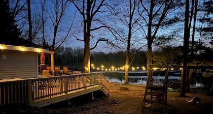 Large house on quiet canal of all-sport Eight Point Lake