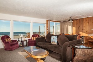 House, Multiple Beds (Three Bells) | Living room - Three Bells (Lincoln City)