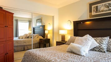 Condo, 1 King Bed (Waters Edge 214) | 2 bedrooms, Internet