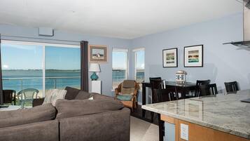 Condo, 1 King Bed (Waters Edge 214) | 2 bedrooms, Internet