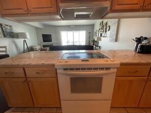 Condo, 1 Queen Bed (Waters Edge 303) | Private kitchen