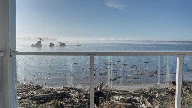 Balcony - Waters Edge 312 (Lincoln City)