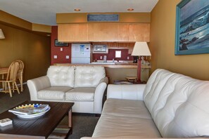 Condo, 1 cama King e sofá-cama (Waters Edge 312) | Sala de estar