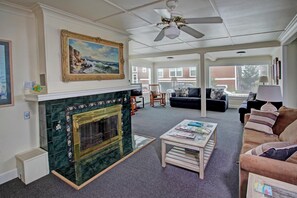 House, Multiple Beds (Sand Dollar) | Living room - Sand Dollar (Seaside)