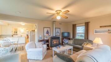 Casa, varias camas (Serenity Cottage) | Sala de estar