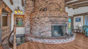 House, Multiple Beds (The Green House) | Interior