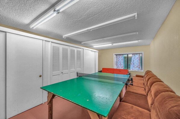 House, Multiple Beds (The Green House) | Games room - The Green House (Waldport)
