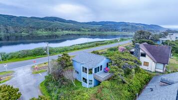House, Multiple Beds (The Lakeside Caboose) | Property grounds
