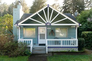 House, 1 Queen Bed with Sofa bed (The Sea Slug) | Exterior - The Sea Slug (Manzanita)