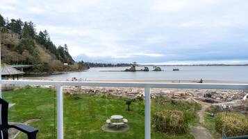 Condo, Multiple Beds (Waters Edge 207) | Balcony