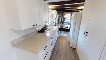 House, Multiple Beds (Woodley Beach House) | Private kitchen