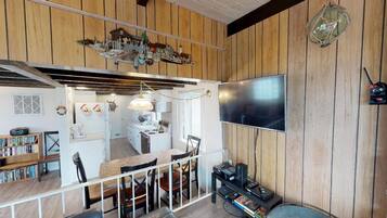 House, Multiple Beds (Woodley Beach House) | 3 bedrooms, internet