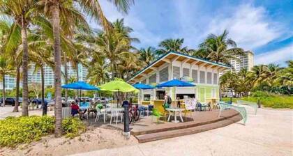 Gorgeous Florida Waterfront Condo 1st Floor, with Large Heated Pool & Patio