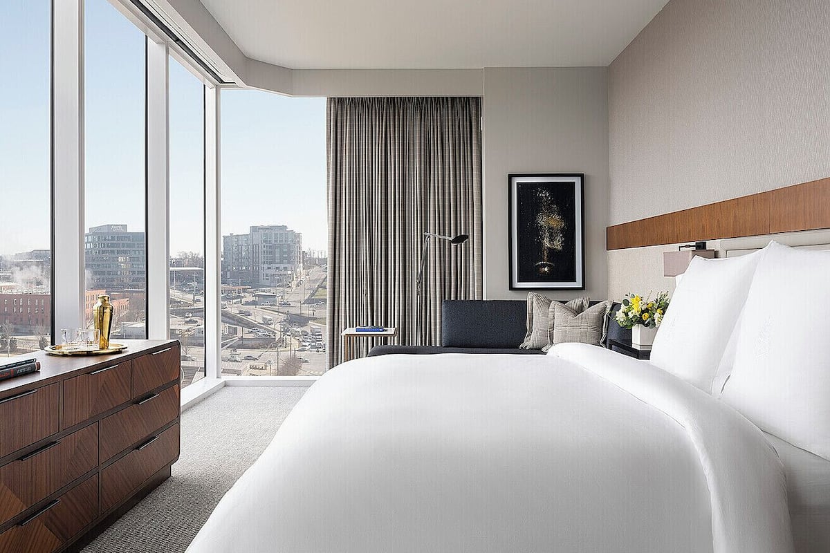 Premier One Bedroom Suite King | Premium bedding, down duvets, pillow-top beds, minibar