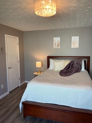 3 habitaciones, escritorio, wifi y ropa de cama
