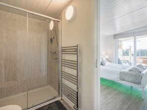 1 dormitorio y ropa de cama