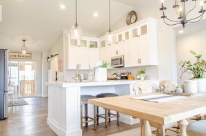 Dining - Fully Remodeled Farmhouse Accessible to Brian Head Ski Resort (Paragonah)