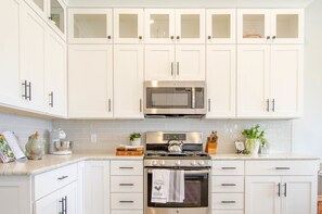 Full-size fridge, microwave, oven, stovetop - Fully Remodeled Farmhouse Accessible to Brian Head Ski Resort (Paragonah)