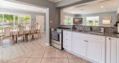 Relaxing and Beautiful Stay Near Grand River