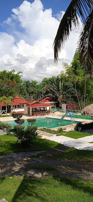 2 outdoor pools, pool loungers - Serapius Green (Sabana Grande De Boyá)