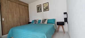 3 bedrooms, desk, soundproofing, iron/ironing board