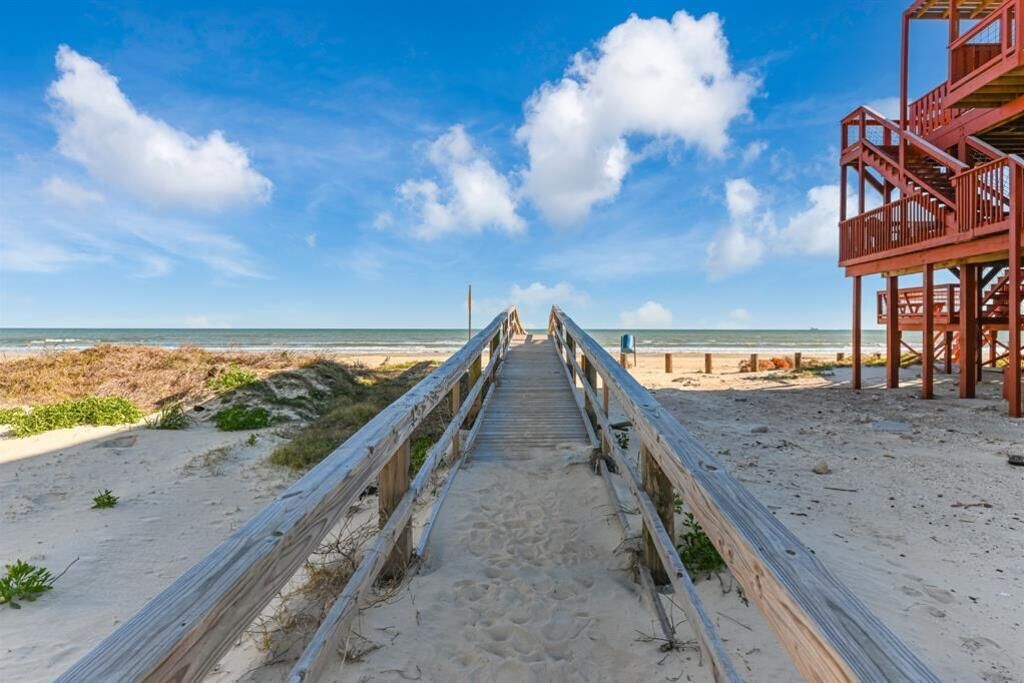 Plage, chaises longues