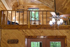 Interior - Luxury cabin on creek near Broken Bow Lake w/ loft (Broken Bow)