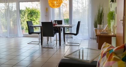 Apartment Oasis - Gemütliche Wohnung mit Garten