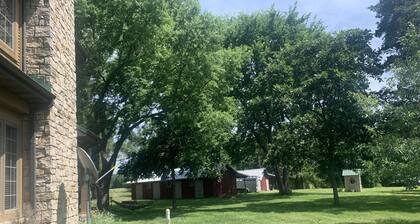 HORSES welcome! Located just outside city limits on 40 acres