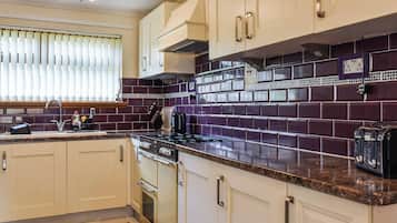 Fridge, oven, highchair