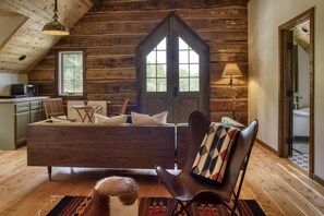 Suite estudio Signature, baño privado, vistas a la montaña | Wifi gratis y ropa de cama