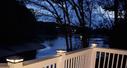 Lakefront Cottage on Cherokee Lake - with private dock Small Dog friendly