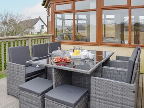 Outdoor dining - 5 bedroom accommodation in Cemaes (Cemaes)