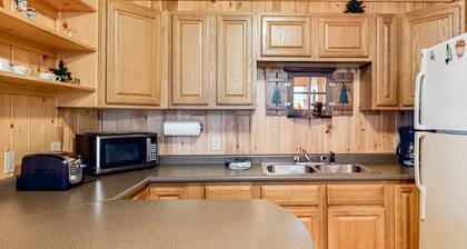 Two cabins in one - lake-view duplex with a shared dock - dog-friendly