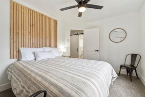 3 bedrooms, desk, iron/ironing board, WiFi