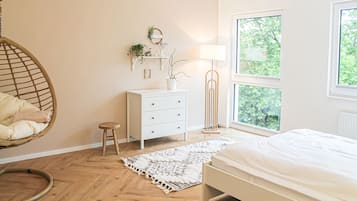 2 bedrooms, iron/ironing board, free WiFi, bed sheets