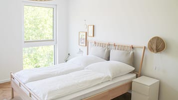 2 bedrooms, iron/ironing board, free WiFi, bed sheets