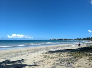 Beach nearby, sun loungers, beach towels