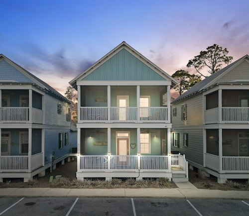 3 Master Bedrooms, 1/2 bath, 3 Pools, Hot Tub, Screened Porches w/epic Swings