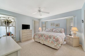 3 bedrooms, iron/ironing board, WiFi, bed sheets - Relax & Recharge in This Spacious Port Charlotte Retreat with Pool & More! (Port Charlotte)