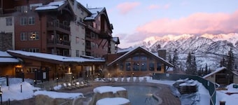 Ski-in/out condo with pool, fitness center, lake & mountain views