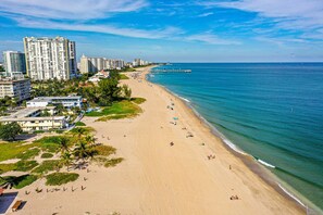 Na praia