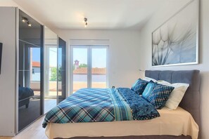 4 dormitorios, tabla de planchar con plancha, wifi gratis y ropa de cama