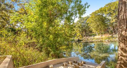 Waterfront condo with a pool, central AC, washer/dryer - snowbirds welcome