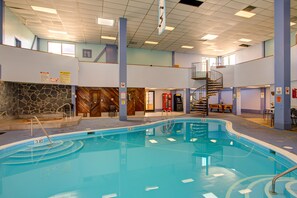 Innenpool, beheizter Pool