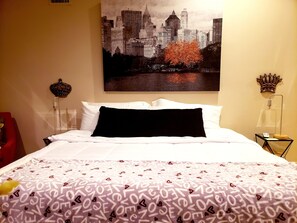 2 soverom, skrivebord, strykejern/-brett og wi-fi (inkludert)